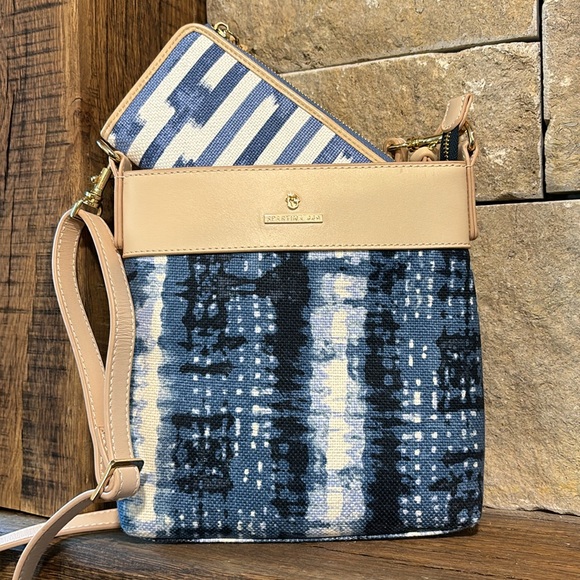 Spartina 449 Blue and Natural Linen Hipster Crossbody Bag Bundle with Wallet - Picture 2 of 7